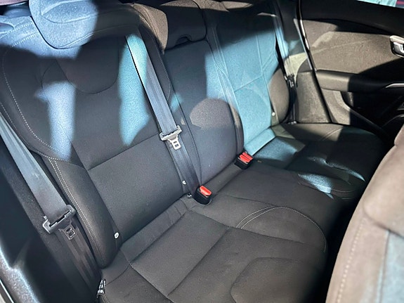 Volvo V40 10 of 13