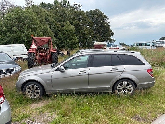 Mercedes-Benz C180 2 of 6
