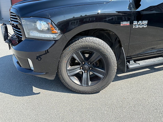 Dodge RAM 1500 10 of 28