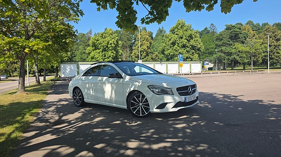 Mercedes-Benz CLA200 3 of 5