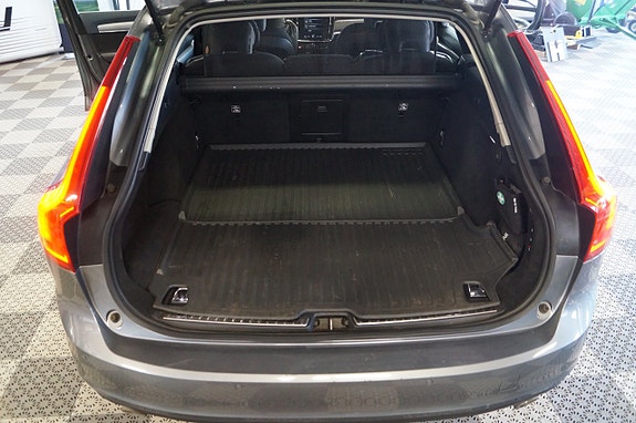 Volvo V90 5 of 11