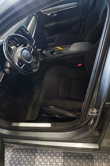 Volvo V90 6 of 11