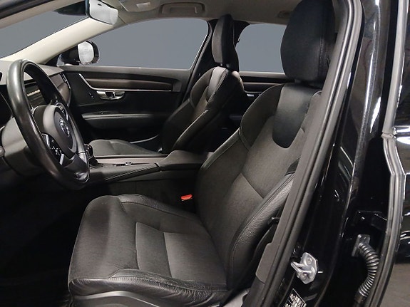 Volvo V90 Cross Country 5 of 13
