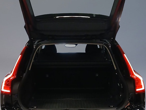 Volvo V90 Cross Country 8 of 13