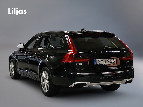 Volvo V90 Cross Country 3 of 13