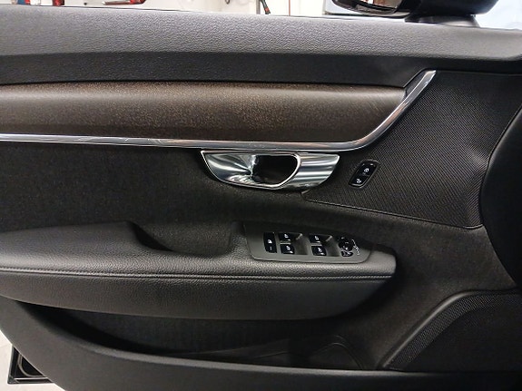 Volvo V90 Cross Country 13 of 13