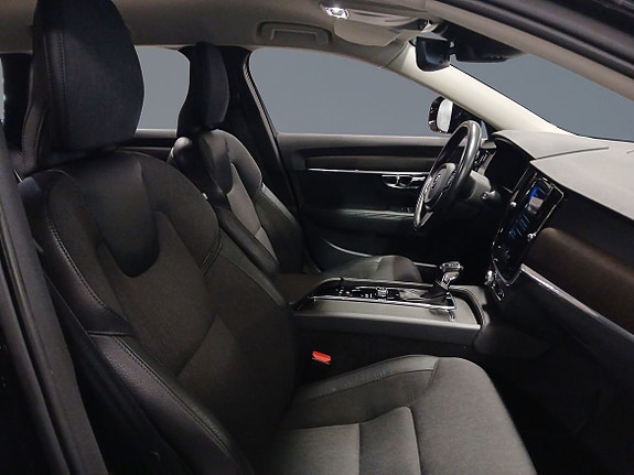 Volvo V90 Cross Country 6 of 13
