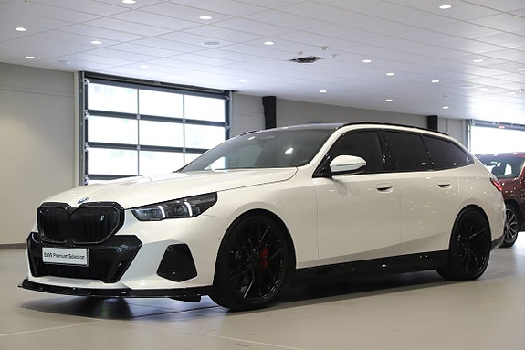 BMW i5 2 of 5