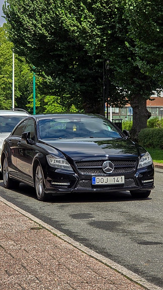 Mercedes-Benz CLS350 3 of 5