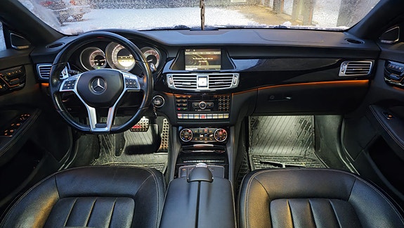Mercedes-Benz CLS350 4 of 5