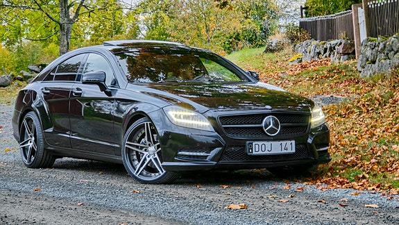 Mercedes-Benz CLS350 5 of 5