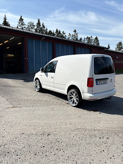 Volkswagen Caddy 4 of 5