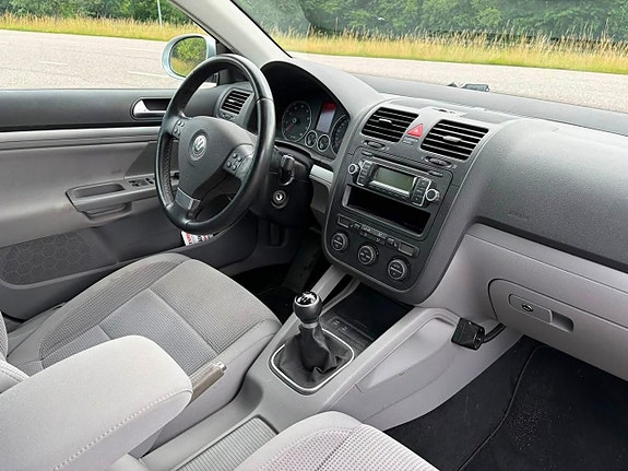 Volkswagen Golf V 13 of 16