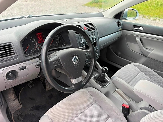 Volkswagen Golf V 11 of 16