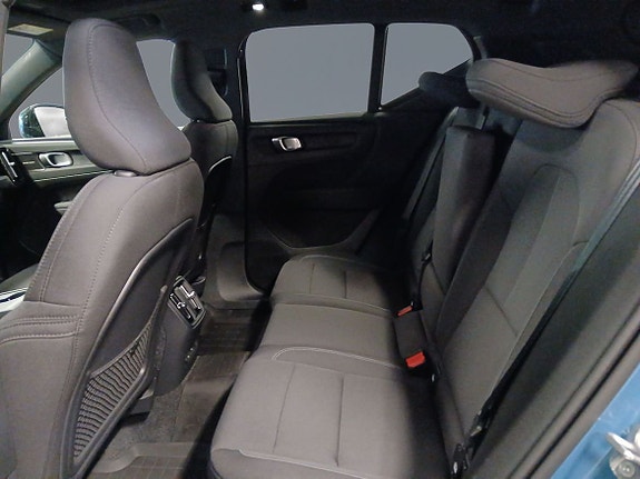 Volvo EX40 9 of 15
