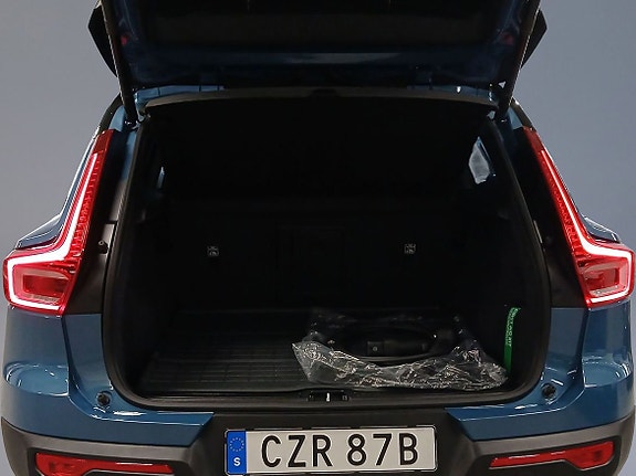 Volvo EX40 10 of 15