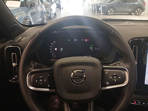 Volvo EX40 14 of 15