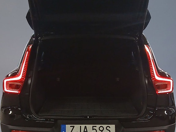 Volvo EX40 10 of 15