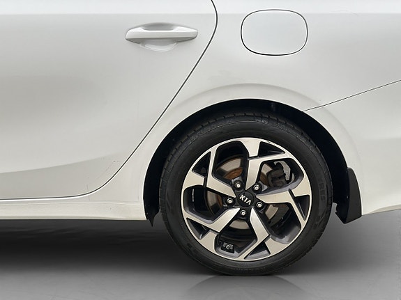 Kia Ceed 27 of 29