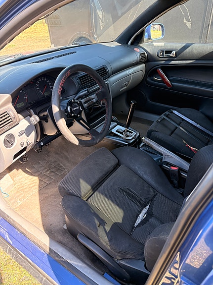 Volkswagen Passat 4 of 8