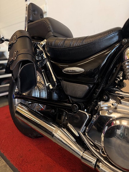 Suzuki Intruder VS600GLU 5 of 7
