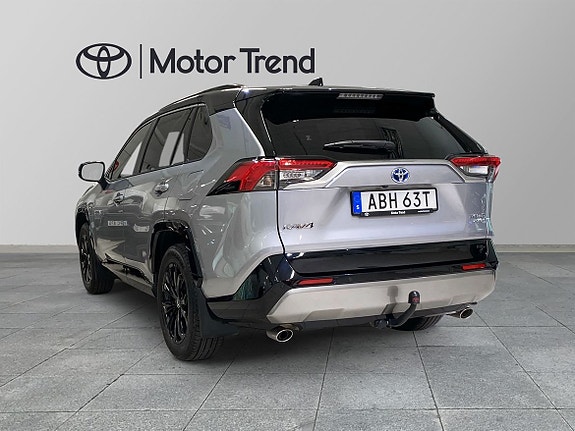 Toyota RAV4 2 of 5