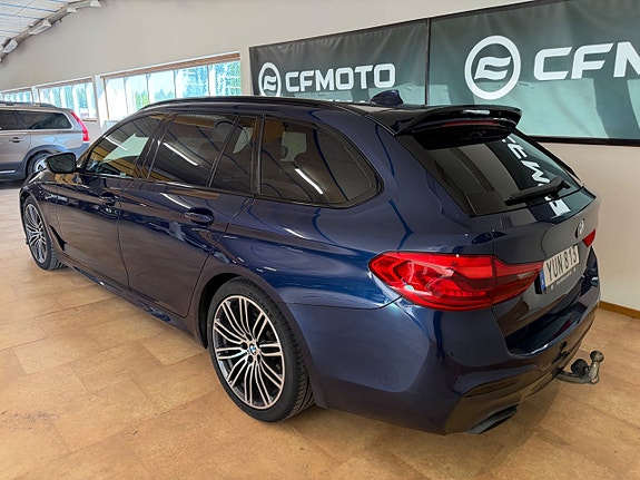 BMW 530d 4 of 5