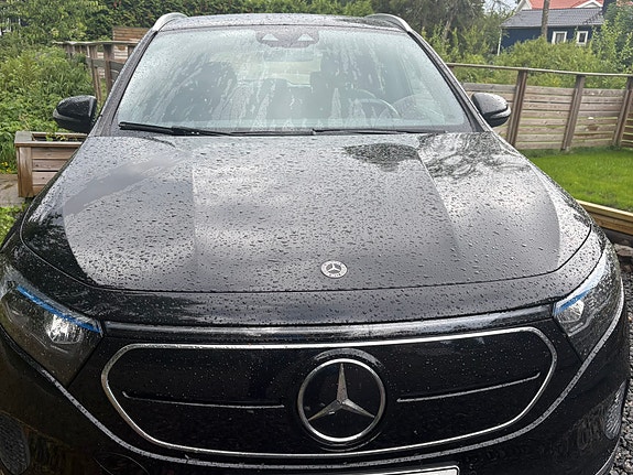 Mercedes-Benz EQA250 2 of 5