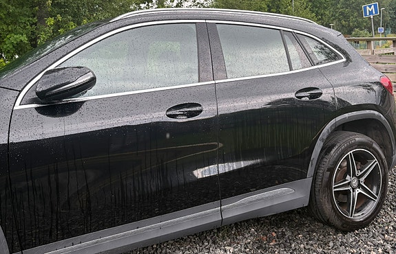 Mercedes-Benz EQA250 4 of 5