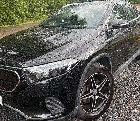 Mercedes-Benz EQA250 3 of 5