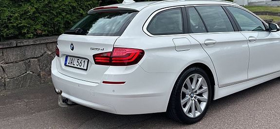 BMW 520d 3 of 5