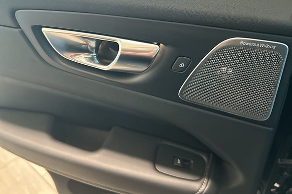 Volvo XC60 22 of 30