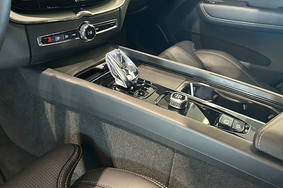 Volvo XC60 30 of 30
