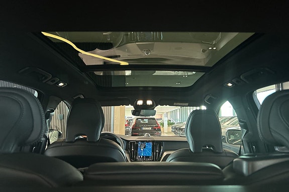 Volvo XC60 18 of 30