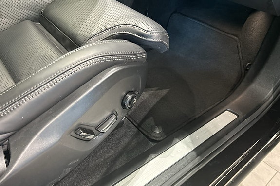Volvo XC60 13 of 30