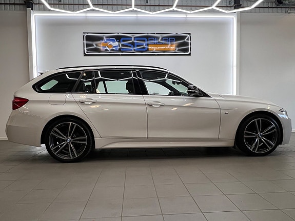 BMW 330i 6 of 30