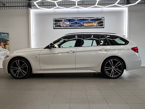BMW 330i 2 of 5
