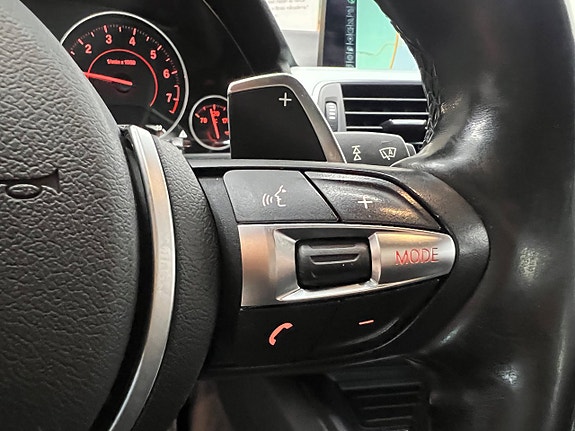 BMW 330i 24 of 30
