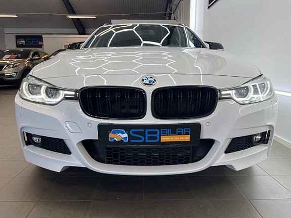 BMW 330i 8 of 30