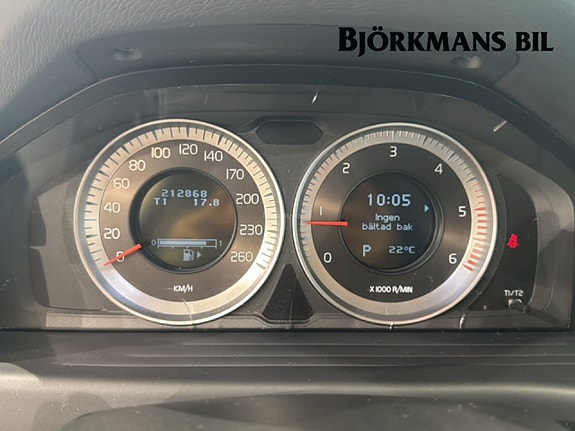 Volvo V70 10 of 14
