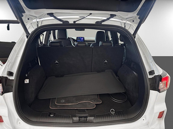 Ford Kuga 14 of 16