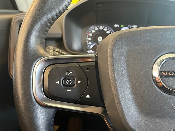 Volvo XC40 21 of 26
