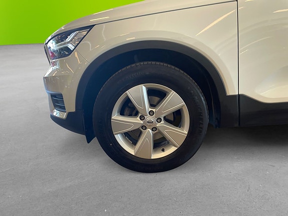 Volvo XC40 8 of 26