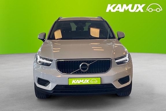 Volvo XC40 6 of 26
