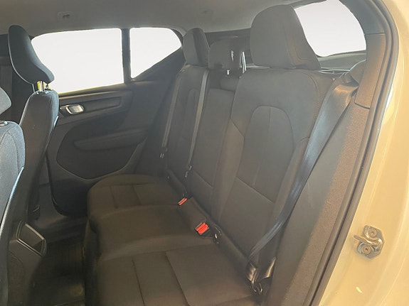 Volvo XC40 14 of 26