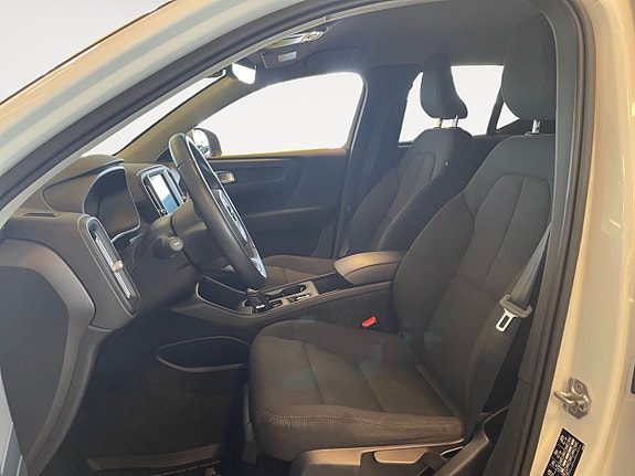 Volvo XC40 9 of 26