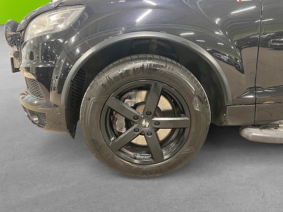 Audi Q7 8 of 16