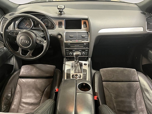 Audi Q7 10 of 16