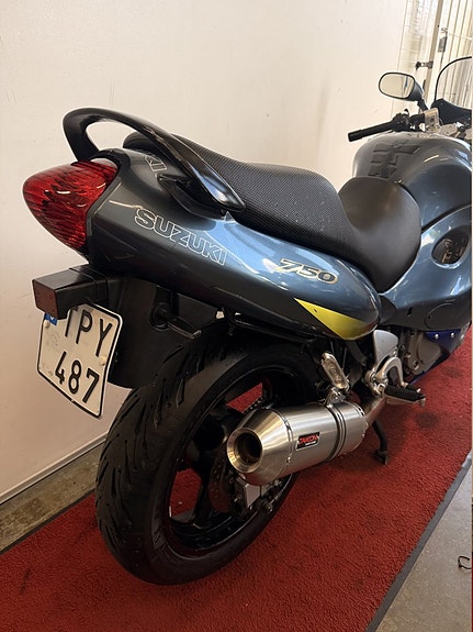 Suzuki GSX 750F Katana 0.75 2 of 6