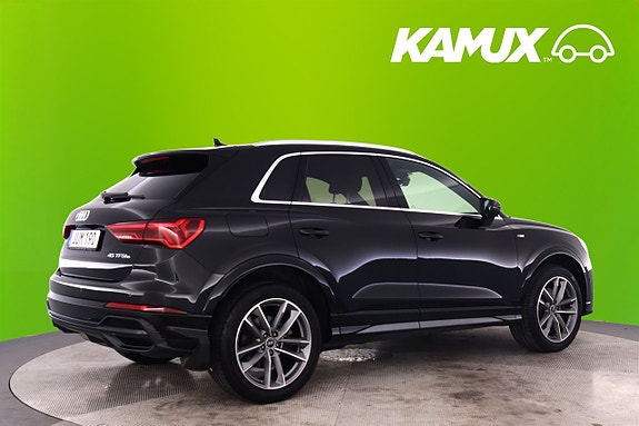 Audi Q3 2 of 5